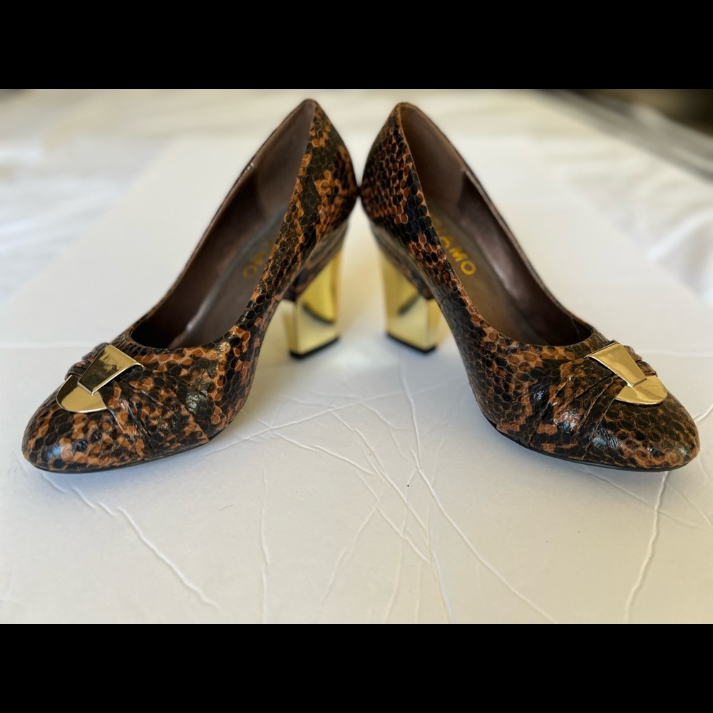 ANDIAMO Women's Anka Pump - Snakeskin Size 6